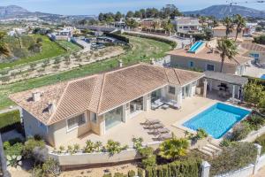 Villa La Corona by Abahana Villas