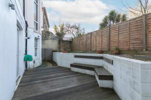 Near Highbury Islington Station with Private Garden