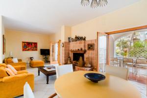 Villa Le Cesine by BarbarHouse