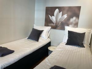 Luxury 2BDR Apartment in Center with Free Parking