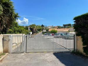 Villa club climatisée pour 4 personnes avec piscine accessible de mai à septembre