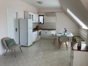 Lent a Parton - Balatonudvari Apartman