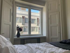 Luxury 2BDR Apartment in Center with Free Parking