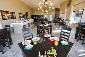 River Crossing Lodge