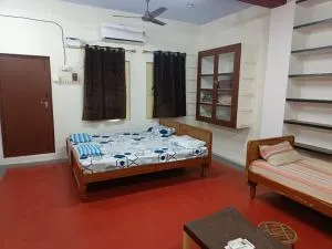 Adb's Arangan Kuzhaam Family Rooms - Srīrangam