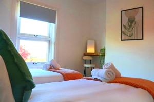 Hope Cottage In Slough With Parking