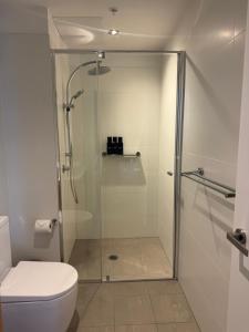 Urban Luxe Escape - Pool, Gym & Sauna - City Views