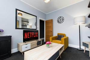 Central 5 Bedroom House with Parking in Nottingham