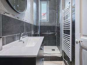 Appartement familial au centre-ville avec balcon et WIFI - FR-1-821-7