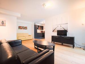 Appartements Spacieux T2 au centre-ville avec grande piece de vie - FR-1-821-29 : photos des chambres