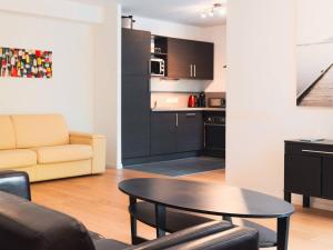 Appartements Spacieux T2 au centre-ville avec grande piece de vie - FR-1-821-29 : photos des chambres