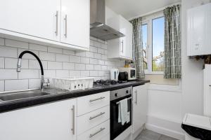 GuestReady - Serene retreat in North Finchley