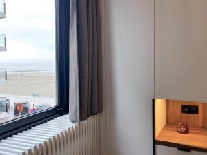 HUSWELL - renovated beachfront apartment