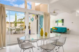 Cactus Tango by Oranj Palm