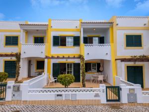 Townhouse Crystal Bay by Algarve Vacation