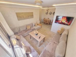 Apartment Anza with Terrace