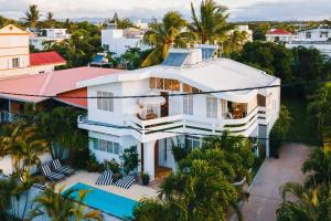 Coco Beach I&II - 6 Bedrooms , Private Pool , Beach at 200 meters