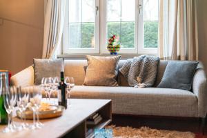 Villa De Mus - house with enclosed garden for 9 people