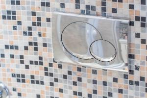 Secret Studio Retreat in the Heart of the Ghetto by Houseeds