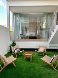 Spacious 2-Bedroom Villa with 850sqm of Stylish space