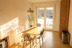 K15 Cozy, Unique & Spacious 3-Room Apartment with Balcony or Single Room by LIPA