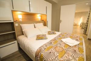 Le Perron dAngoulême