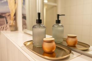 K15 Cozy, Unique & Spacious 3-Room Apartment with Balcony or Single Room by LIPA