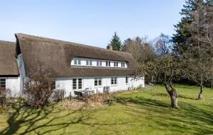 3 Bedroom Amazing Home In Hadsund - Helberskov