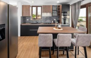 Gorgeous Home In Bale With Wifi