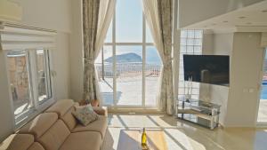 Qoople Villa Tepe with infinity pool and panoramic view