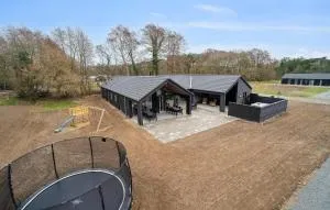 Beautiful Home In Aakirkeby With Sauna - Åkirkeby