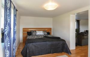 5 Bedroom Beautiful Home In Björketorp