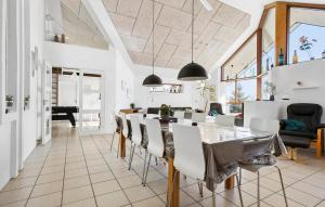 Amazing Home In Vinderup With Sauna