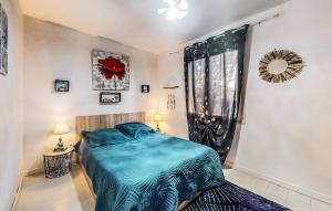 Maisons de vacances Gorgeous Home In Terrasson-Lavilledieu : photos des chambres