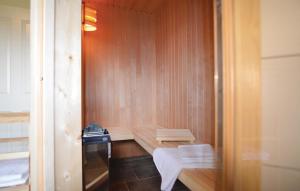 Nice Home In Dagebüll With Kitchen