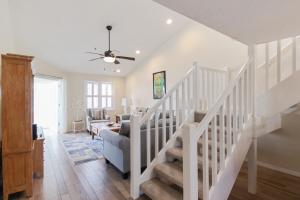 Spacious 3BR Siesta Key condo with private beach access