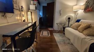 Air Residence Tower B RM 445 Elegant and cosy Makati condoxd