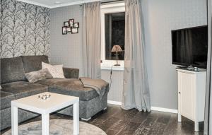 Gorgeous Home In Fengersfors With Wifi