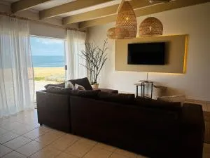 6 bedroom seafront retreat - Хентіс-Бей