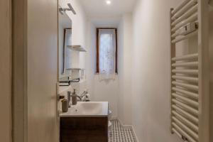 GuestHost Cozy Flat X4 - 450m to Vatican City!