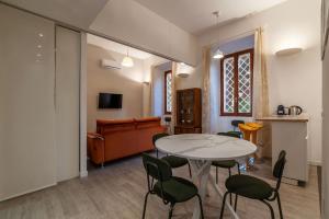 GuestHost Cozy Flat X4 - 450m to Vatican City!
