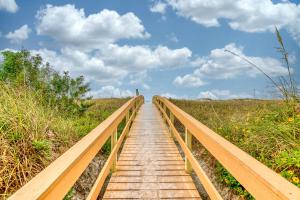 Sunset Vistas 209N - Latitude Adjustment