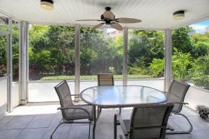 Relaxing Siesta Key condo - 2 heated pool, tennis and pickleball, private beach access