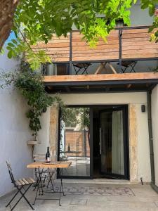 Janiko Small House with Parking Space