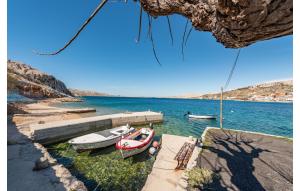 2 Bedroom Nice Apartment In Metajna