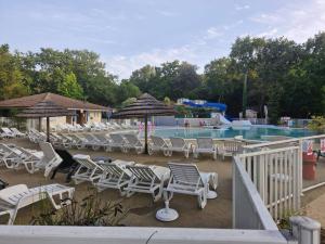 Maisons de vacances HOME-COSY - 6 pers - 40 m2 3 CH - 2 SDB et 2 WC : photos des chambres