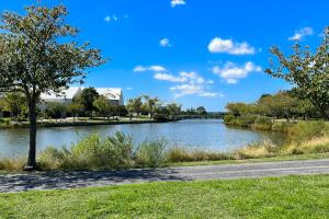 Liquid Sunshine Lighthouse Village 224