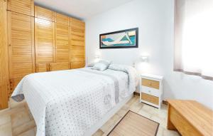 Stunning Apartment In Oropesa Del Mar