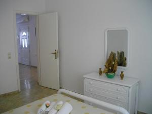 Villa with Sea View (4 Adults)