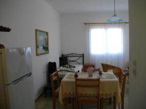 Villa with Sea View (4 Adults)